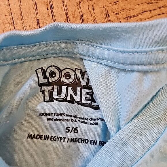 Looney Tunes size 5/6 t shirt - Picture 3 of 5